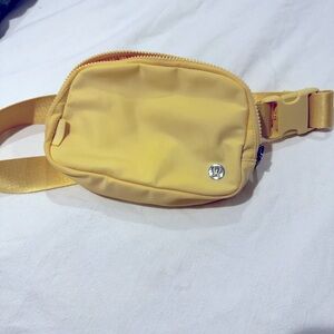 Lululemon everywhere belt bag in “swirl yellow”